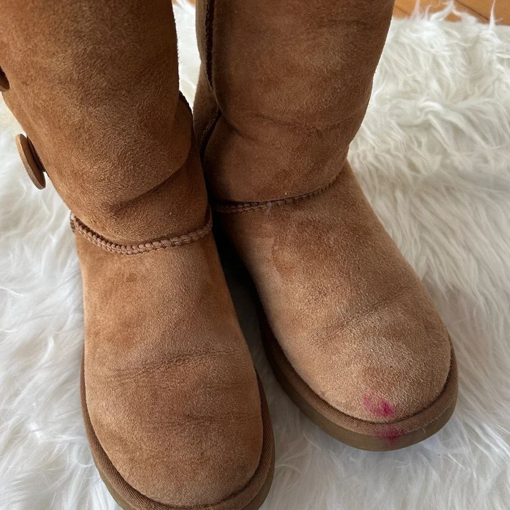 UGG Tan Winter Boots with Button Accents women size 7